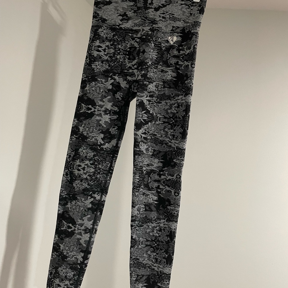 Chic Black and Gray Leggings
